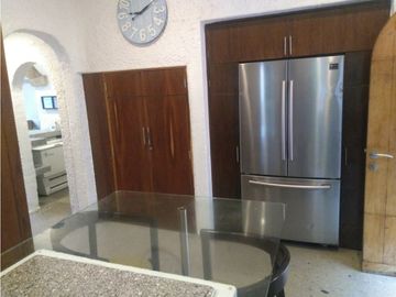CASA EN VENTA A ORILLA DEL LAGO 