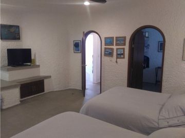 CASA EN VENTA A ORILLA DEL LAGO 