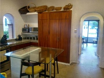 CASA EN VENTA A ORILLA DEL LAGO 
