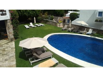 CASA EN VENTA A ORILLA DEL LAGO 
