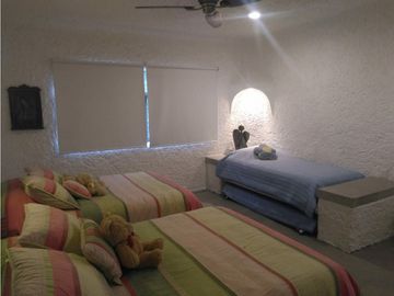 CASA EN VENTA A ORILLA DEL LAGO 