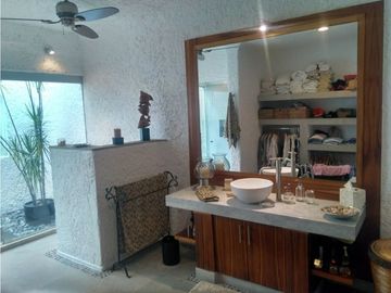 CASA EN VENTA A ORILLA DEL LAGO 