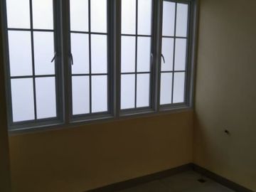 Rumah desain modern 2 lt 2,2 M di Cipedak Jak Sel