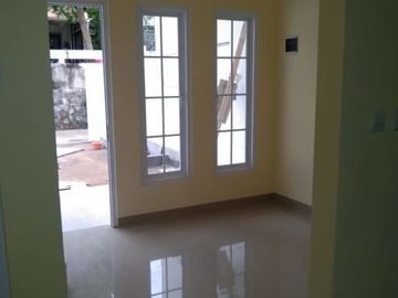 Rumah desain modern 2 lt 2,2 M di Cipedak Jak Sel