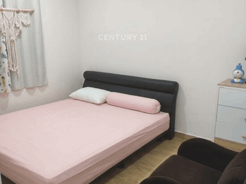 Rumah Semi Furnished Cantik Area Taman Ratu Jakarta Barat