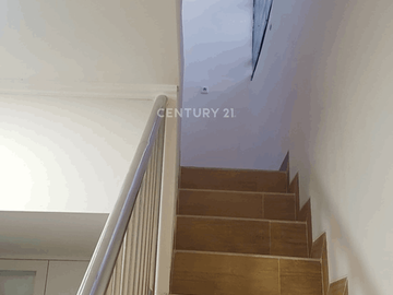 Rumah Semi Furnished Cantik Area Taman Ratu Jakarta Barat