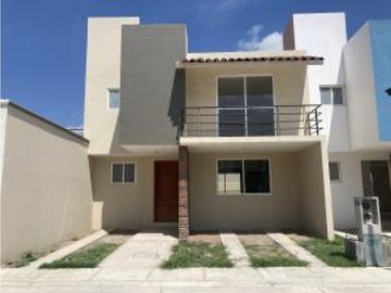 CASA EN VENTA EN SAN JUAN DEL RIO QUERETARO