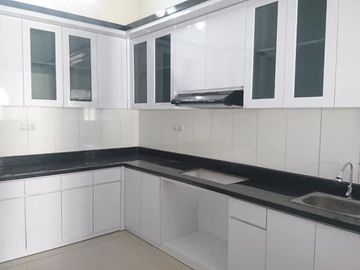 Rumah mewah 2 lantai strategis di Kota Mojokerto