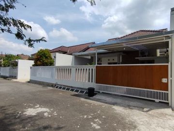 Rumah Baru Murah Luxury Modern Furnish di Perum Elite Maguwoharjo