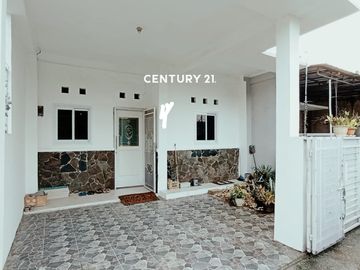 Rumah Cantik 2 Lantai Di Ciputat JA 18368