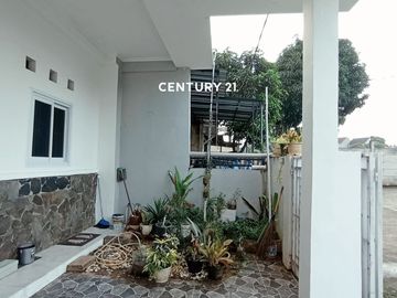 Rumah Cantik 2 Lantai Di Ciputat JA 18368