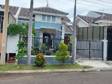 Rumah Cantik di Cluster Aralia Harapan Indah Bekasi