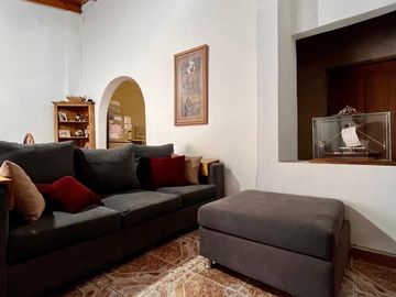 Casa de 4 AMBIENTES ubicada a 150 metros de la calle Figueroa