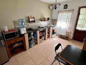Casa de 4 AMBIENTES ubicada a 150 metros de la calle Figueroa