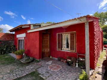 Casa de 4 AMBIENTES ubicada a 150 metros de la calle Figueroa