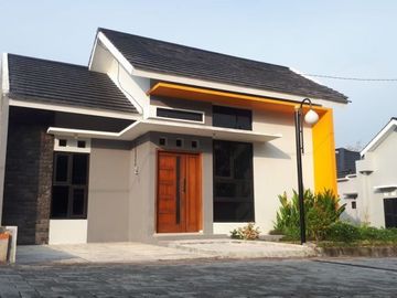 RUMAH BARU BANGUNAN BAGUS HANYA 5 MENIT KE UMY