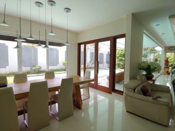 Dijual Rumah Mewah Giriloka 2 BSD City Tangerang Dengan Swimming Pool & Taman Buah Area Nyaman Siap Huni Bagus