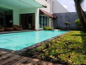 Dijual Rumah Mewah Giriloka 2 BSD City Tangerang Dengan Swimming Pool & Taman Buah Area Nyaman Siap Huni Bagus
