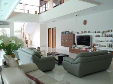 Dijual Rumah Mewah Giriloka 2 BSD City Tangerang Dengan Swimming Pool & Taman Buah Area Nyaman Siap Huni Bagus
