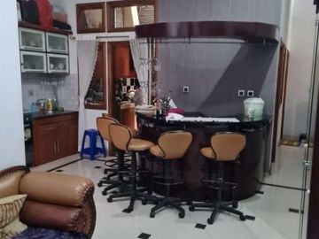 8 Bedroom House for sale