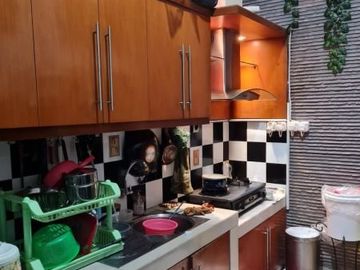 8 Bedroom House for sale