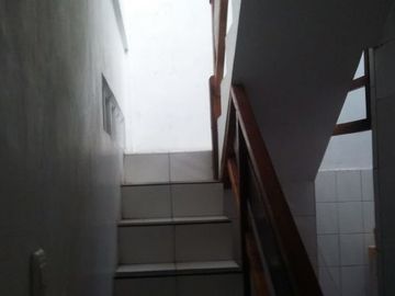 Rumah 2 Lantai Posisi Hoek di Banyumanik Semarang