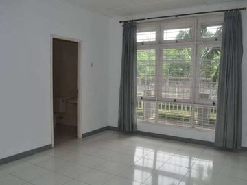 Rumah Bintaro Strategis Siap Huni Cantik