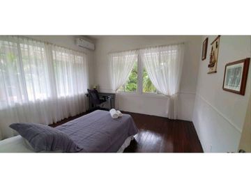 Sea Confiable Vende Casa con cuatro apartamentos en Margarita Colon