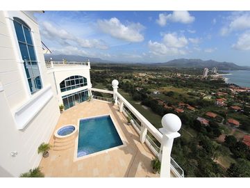 APARTAMENTO AMOBLADO EN PH CORONADO GOLF