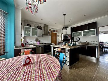 Casa en venta de 5 dorm. en Punta Arenas