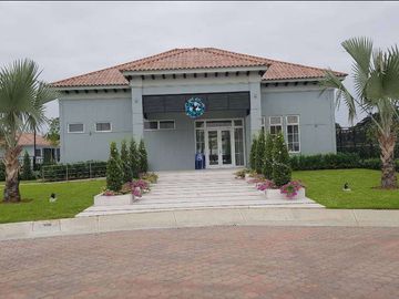 Venta de espectacular Casa Esquinera Modelo Iris  en Etapa Brisana Urb. Casalaguna/A 5 minutos del Riocentro Dorado.