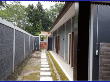 Rumah Etnik Plus Kolam Ikan Dekat Ke Wisata Candi Prambanan