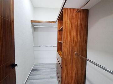 Venta de Residencia de 1 Planta 3 Recámaras y alberca en Real Sta Bárbara Colima