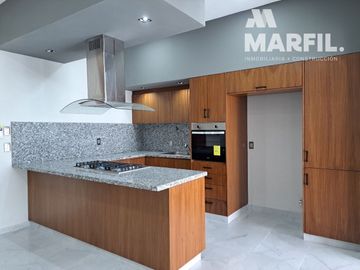 Venta de Residencia de 1 Planta 3 Recámaras y alberca en Real Sta Bárbara Colima