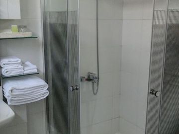 Rumah Villa Joglo & Resto Kolam Renang Tanah Luas di Gito - Gati