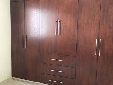 Preciosa Casa en La Condesa Juriquilla, Estudio o 4ta Recámara en P.B, Jardín