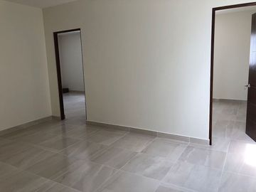Preciosa Casa en La Condesa Juriquilla, Estudio o 4ta Recámara en P.B, Jardín