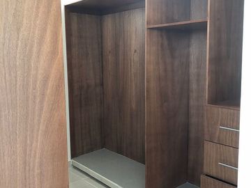 Preciosa Casa en La Condesa Juriquilla, Estudio o 4ta Recámara en P.B, Jardín