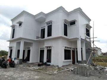 RUMAH 2 LANTAI SIAP HUNI, 6 MENIT KE ALUN – ALUN KLATEN