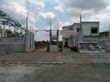 RUMAH 2 LANTAI SIAP HUNI, 6 MENIT KE ALUN – ALUN KLATEN