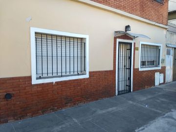 Venta Casa 3 ambientes Villa Luzuriaga