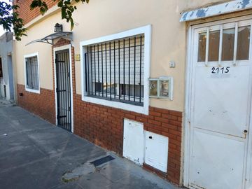 Venta Casa 3 ambientes Villa Luzuriaga