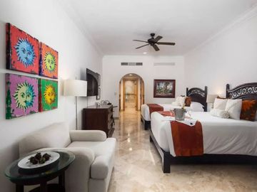 Departamento con jardín, vista a la alberca y Gimnasio, Cabo San Lucas