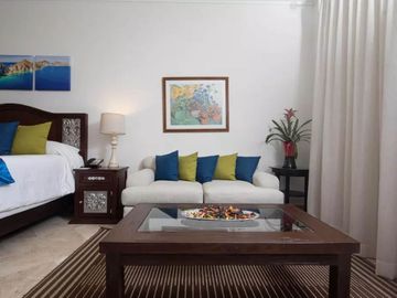 Departamento con jardín, vista a la alberca y Gimnasio, Cabo San Lucas