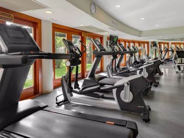 Departamento con jardín, vista a la alberca y Gimnasio, Cabo San Lucas
