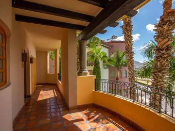 Departamento con jardín, vista a la alberca y Gimnasio, Cabo San Lucas