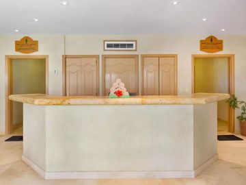 Departamento con jardín, vista a la alberca y Gimnasio, Cabo San Lucas
