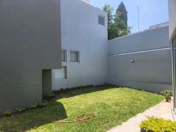 Bonita Casa en Venta en Lomas 2da. Secc.