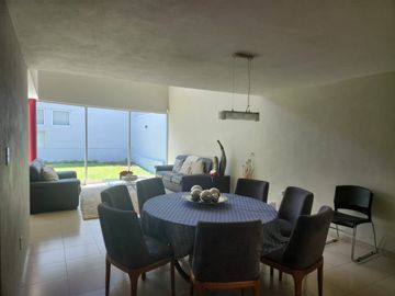 Bonita Casa en Venta en Lomas 2da. Secc.