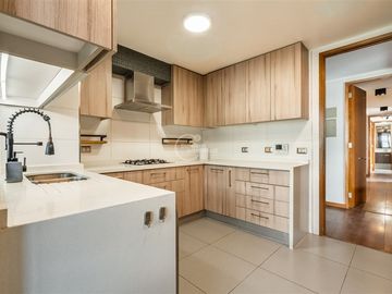 Departamento en venta de 4 dorm. en La Dehesa
